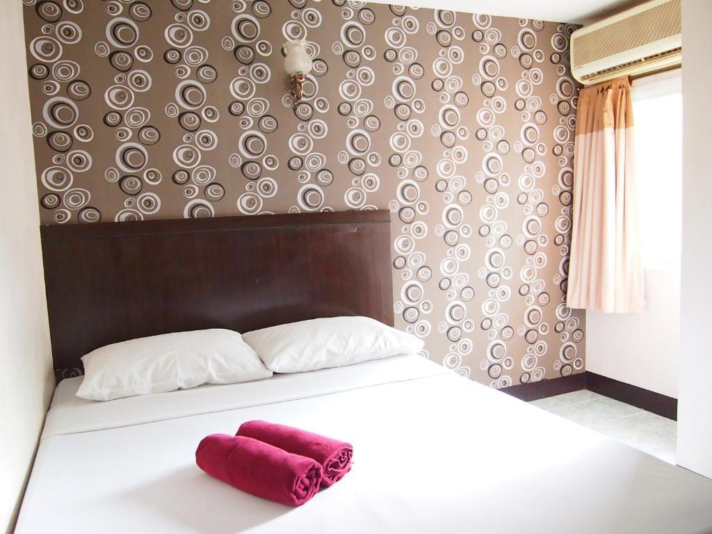 Four Sons Inn Бангкок Номер фото