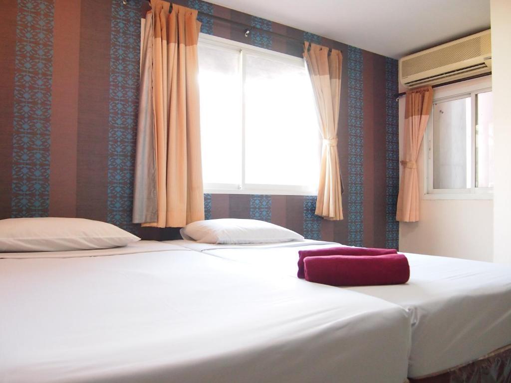 Four Sons Inn Бангкок Номер фото