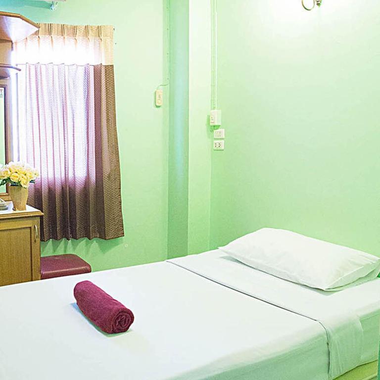 Four Sons Inn Бангкок Экстерьер фото