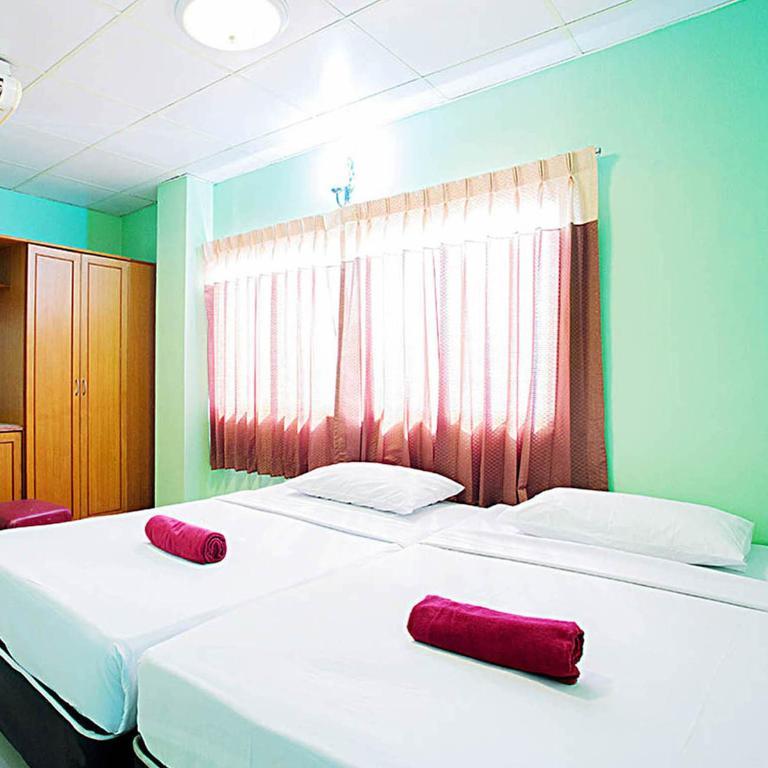 Four Sons Inn Бангкок Экстерьер фото