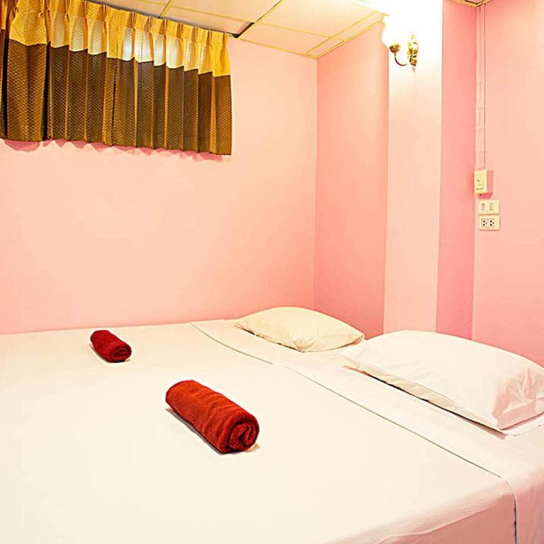 Four Sons Inn Бангкок Экстерьер фото
