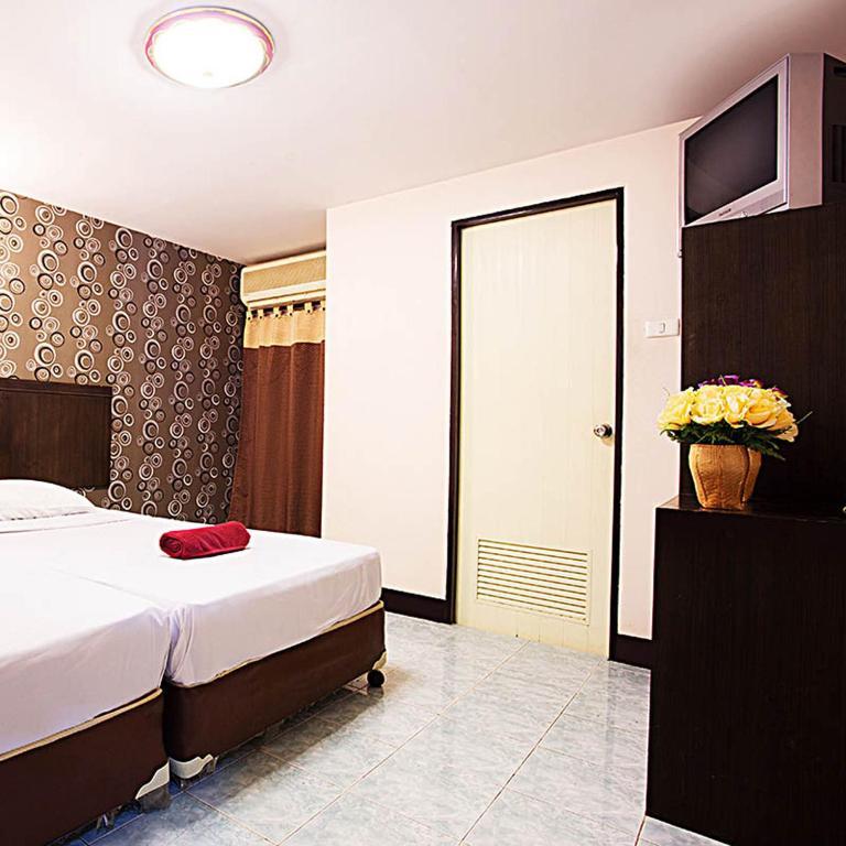 Four Sons Inn Бангкок Экстерьер фото